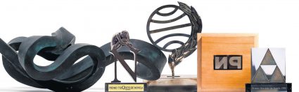 Trofeos de varios premios literarios españoles. Foto: El País